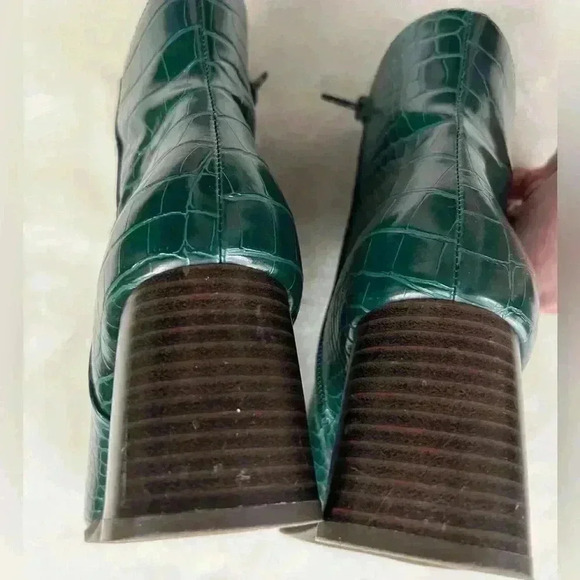 I.N.C. Chunky Heel Embossed Faux Leather Ankle Boots Size 6 Green Snake Cosplay - Picture 10 of 12